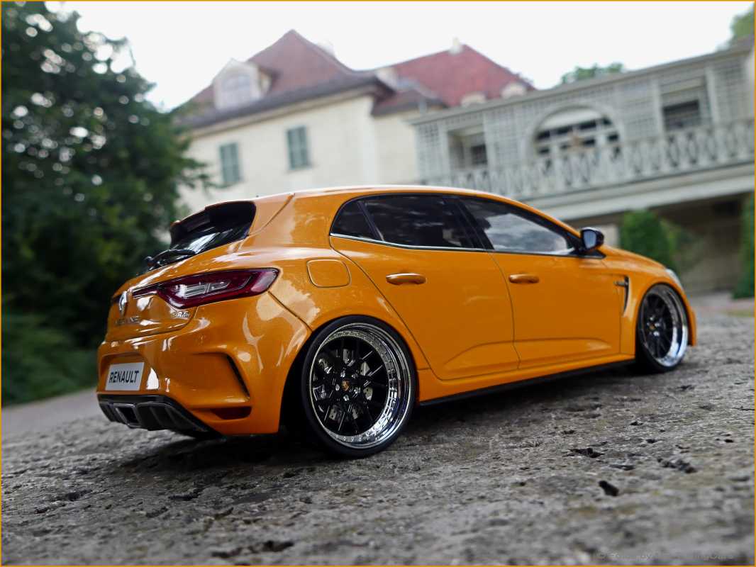 1:18 Renault Megane RS - Tonic Orange Edition -